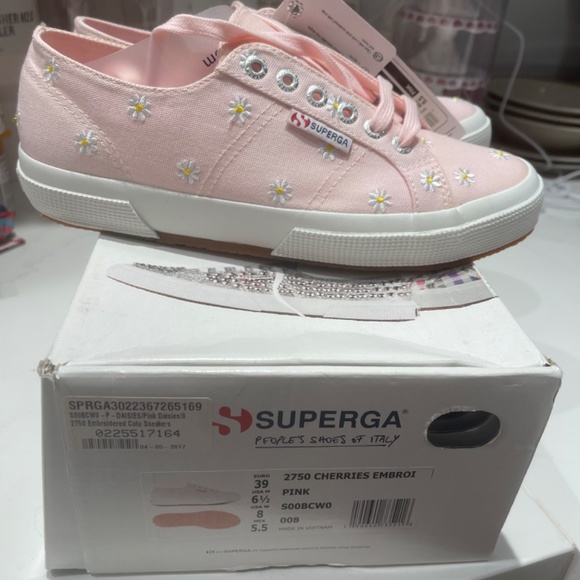 Superga Shoes - Superga pink with daisies size 8